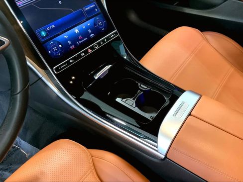 Used 2024 Mercedes-Benz C 300 Sedan w/ Exclusive Trim Package image 15