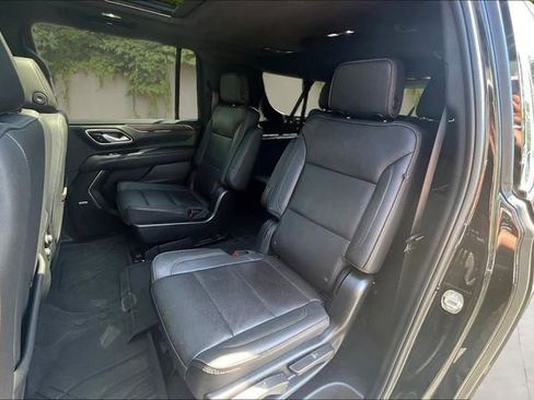 Used 2022 Chevrolet Suburban High Country AWD/4WD image 22