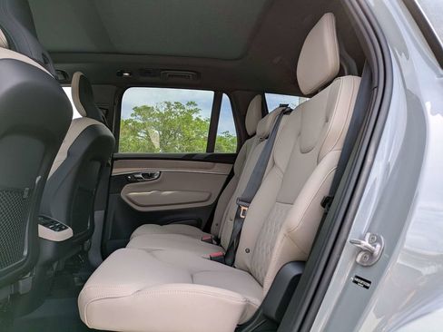 New 2026 Volvo XC90 B5 Core image 16