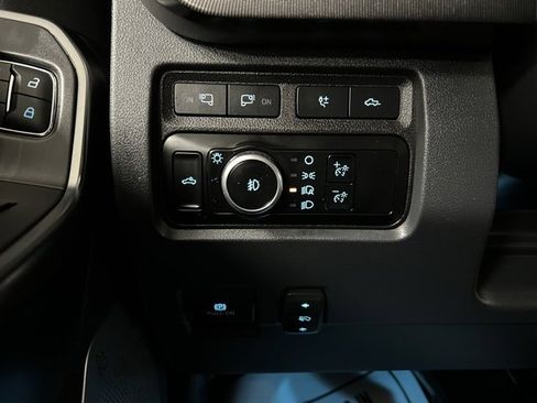 Used 2024 Ford F350 Platinum image 37