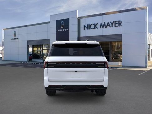 New 2026 Lincoln Navigator Reserve AWD/4WD image 5