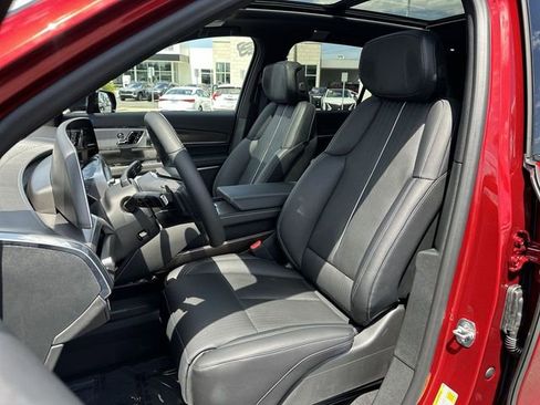 New 2026 Cadillac Vistiq Luxury image 19