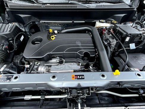 Used 2023 Chevrolet Equinox LT w/ Driver Convenience Package image 10