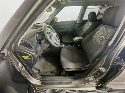 Used 2011 Kia Soul + w/ Audio Pkg FWD image 13