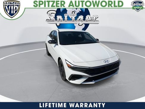 New 2026 Hyundai Elantra SEL FWD image 2
