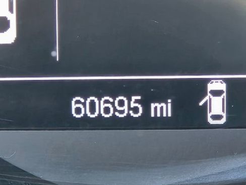 Used 2019 Chevrolet Trax LT w/ LT Convenience Package image 30