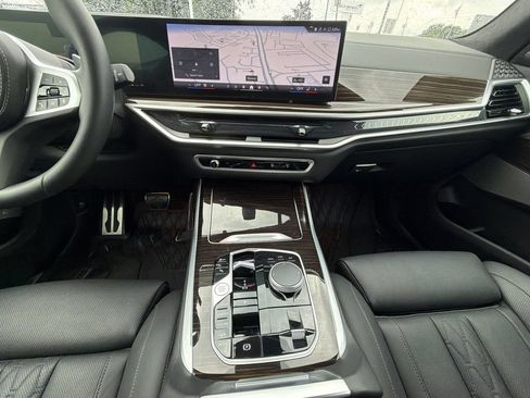 Used 2024 BMW X7 xDrive40i w/ M Sport Package AWD/4WD image 24