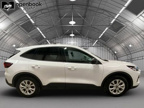 Used 2025 Ford Escape Active image 4