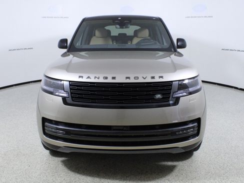 New 2025 Land Rover Range Rover SE image 2