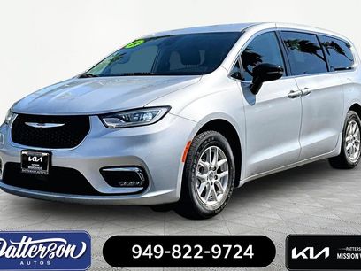 Used 2024 Chrysler Pacifica Touring-L