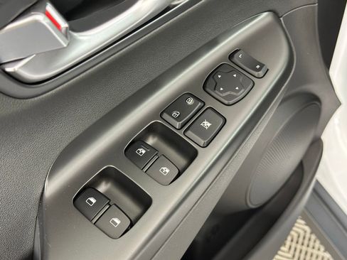 Used 2023 Hyundai Kona SEL image 40