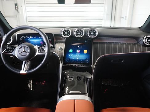 Used 2026 Mercedes-Benz GLC 300 4MATIC image 14
