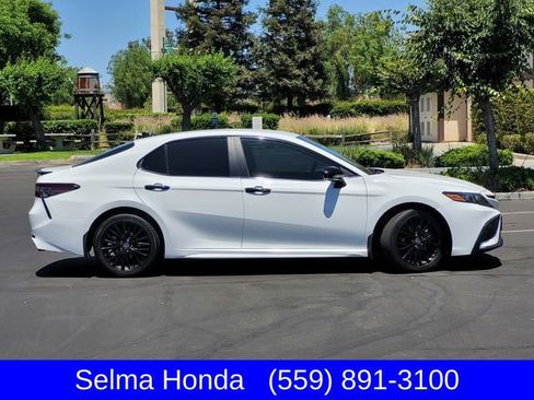 Used 2022 Toyota Camry SE w/ Carpet Mat Package (TMS) FWD image 7