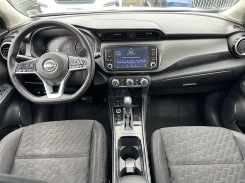 Certified 2023 Nissan Kicks SV FWD image 9