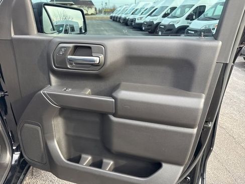 Used 2025 Chevrolet Silverado 1500 Custom image 18