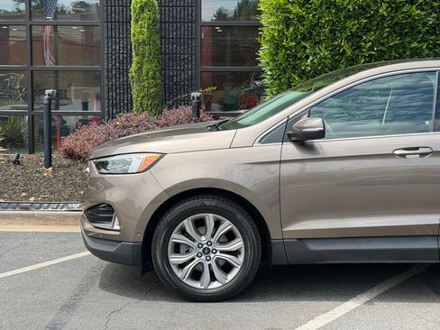 Used 2019 Ford Edge Titanium w/ Equipment Group 301A FWD image 10