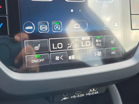 Certified 2025 Subaru Forester Premium AWD/4WD image 33