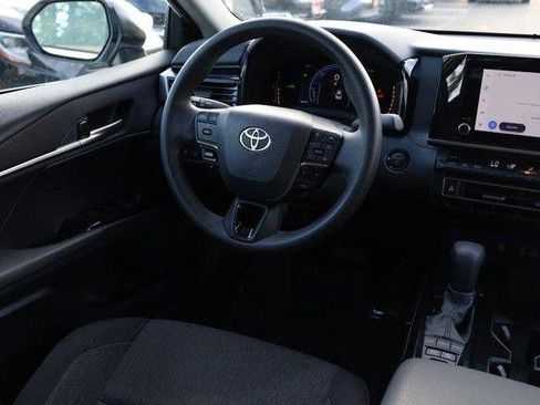 Used 2025 Toyota Camry LE FWD image 22