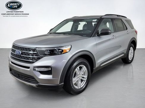 Certified 2024 Ford Explorer XLT w/ Equipment Group 202A AWD/4WD image 8