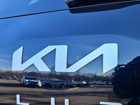 Used 2023 Kia Telluride S FWD image 33