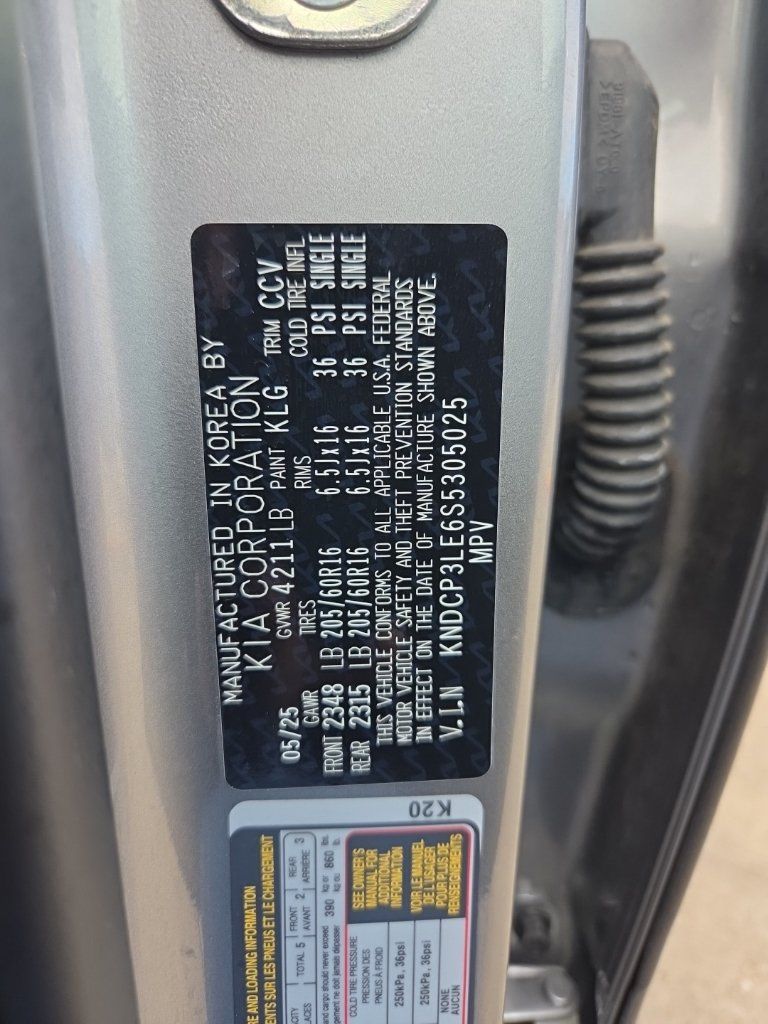 Used 2025 Kia Niro LX FWD image 3
