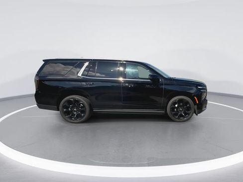 Used 2025 Chevrolet Tahoe High Country AWD/4WD image 12