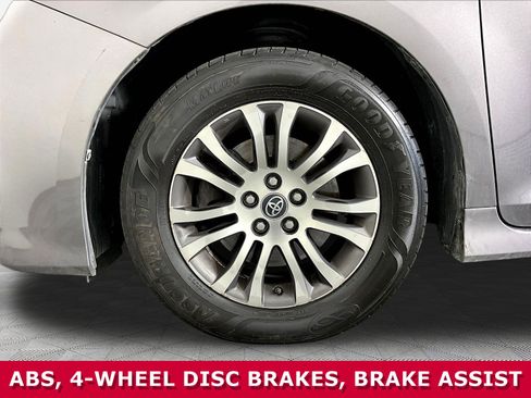 Used 2019 Toyota Sienna XLE FWD image 33