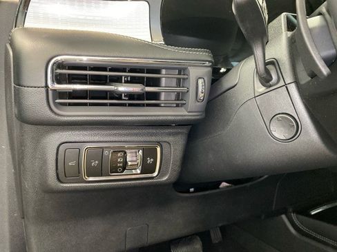 Certified 2023 Lincoln Corsair AWD w/ Equipment Group 102A image 18