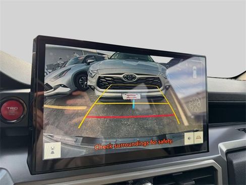 Used 2024 Toyota Tacoma TRD Off-Road image 23