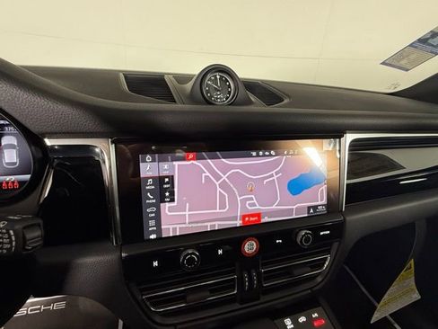 New 2025 Porsche Macan image 32