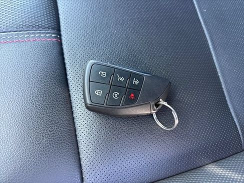 Used 2026 Chevrolet Suburban RST RWD image 22
