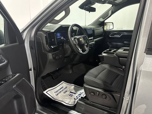 Used 2023 Chevrolet Silverado 1500 LT w/ Convenience Package II image 17