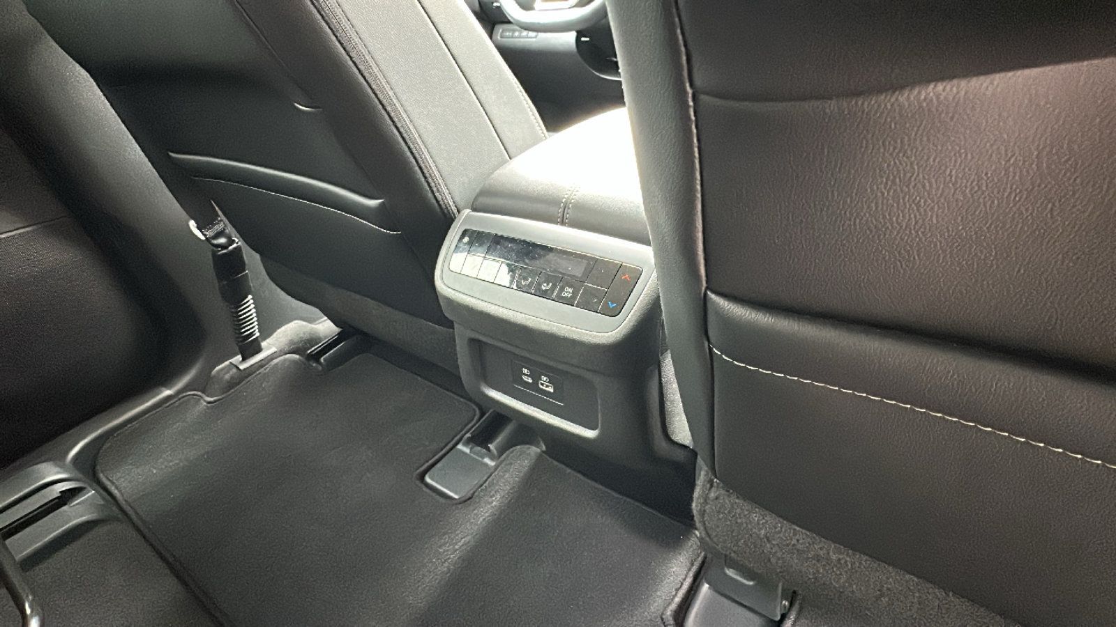 Certified 2024 Nissan Pathfinder SL AWD/4WD image 25