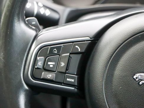 Used 2018 Jaguar XE Premium RWD image 28