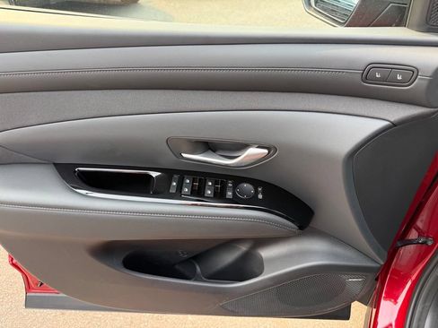 Used 2025 Hyundai Tucson Limited AWD/4WD image 29