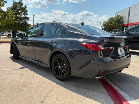 Used 2026 Toyota Camry SE FWD image 8
