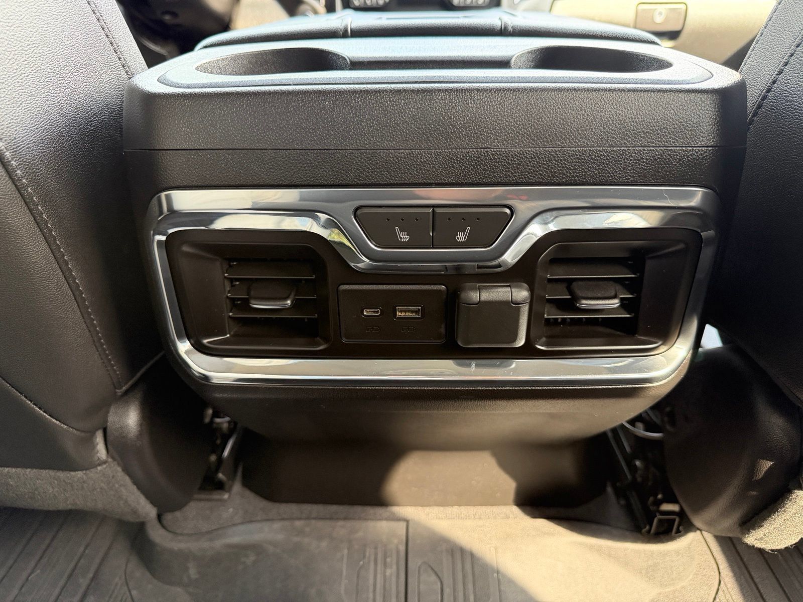 Used 2019 GMC Sierra 1500 SLT w/ SLT Premium Plus Package AWD/4WD image 28