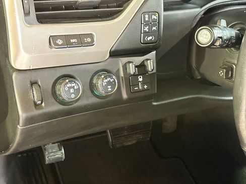 Used 2018 GMC Yukon Denali w/ Denali Ultimate Package image 11