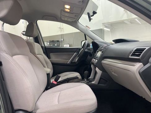 Used 2017 Subaru Forester 2.5i w/ Alloy Wheel Package image 10