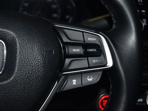 Used 2018 Honda Accord Sport image 10