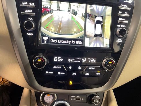 Used 2024 Nissan Murano SL image 12
