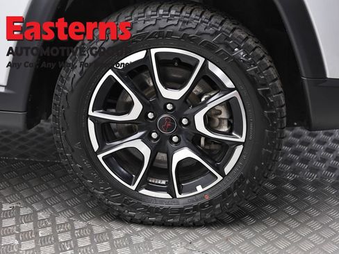 Used 2025 Jeep Compass Trailhawk w/ Trailer Tow Group AWD/4WD image 30