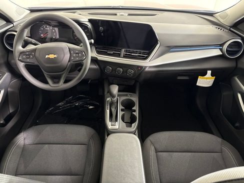 New 2026 Chevrolet Trax LS w/ LS Convenience Package FWD image 14