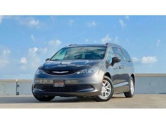Used 2020 Chrysler Voyager Lxi image 1