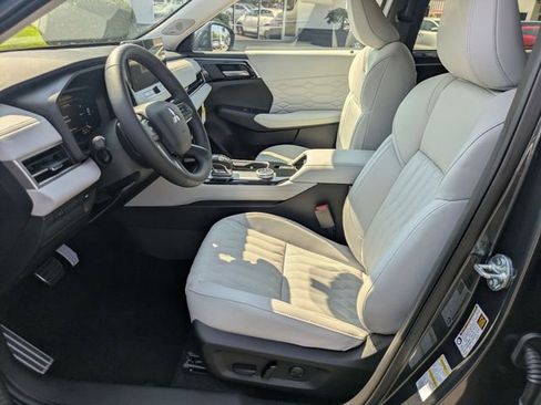 New 2025 Mitsubishi Outlander SEL image 14