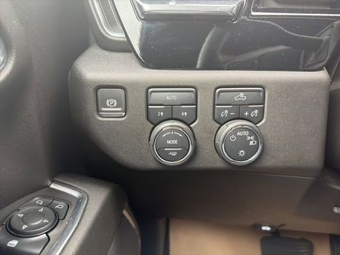 Used 2024 Chevrolet Silverado 1500 LT AWD/4WD image 21