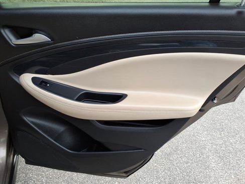 Used 2017 Buick Envision Essence image 19