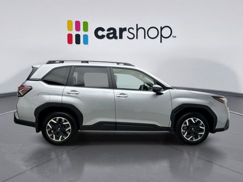 Used 2025 Subaru Forester Premium w/ Convenience Package #1 AWD/4WD image 6