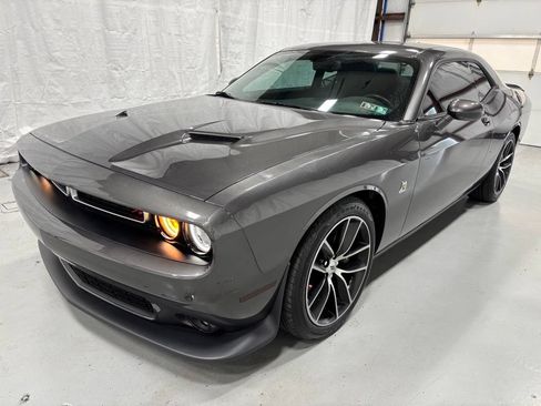 Used 2018 Dodge Challenger Scat Pack RWD image 3