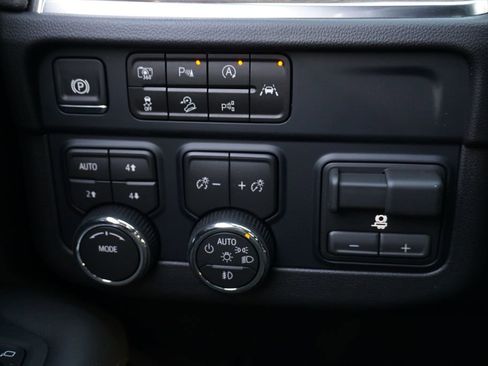 New 2026 Chevrolet Suburban High Country image 23